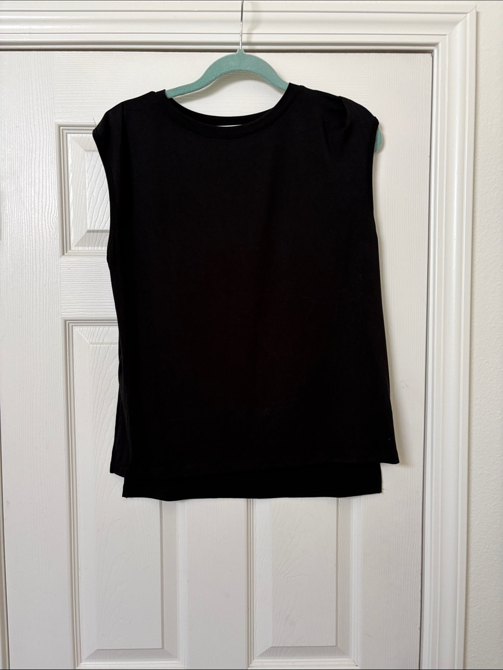 Black Sleeveless Crewneck Top - Women